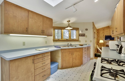 Camden Cottage | Cottage On Megunticook Lake.