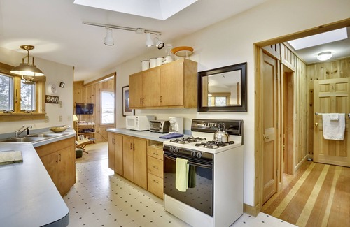 Camden Cottage | Cottage On Megunticook Lake.