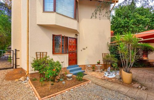 Douglasdale Apartment | Cottage on Pipers