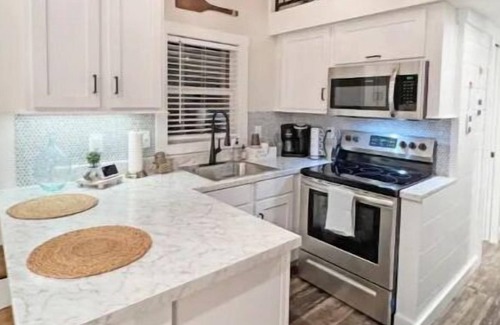 Dover House | Cottage on the Cumberland