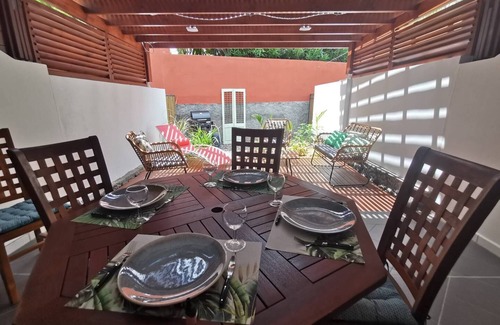 Boucan Canot House | COTTAGE BLUE classé 3 étoiles- Villa 4 pers à 6 pers - 2 chb - Accès direct à la plage et.