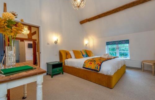 Jackfield House | Cottage Retreat - Fireplace Garden nr Ironbridge Pass the Keys