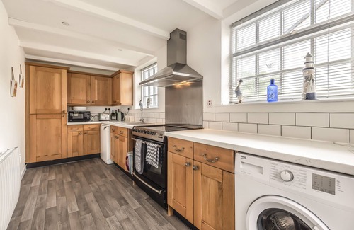 Pentewan Cottage | Cottage - Sleeps 6 - Pet friendly - Patio