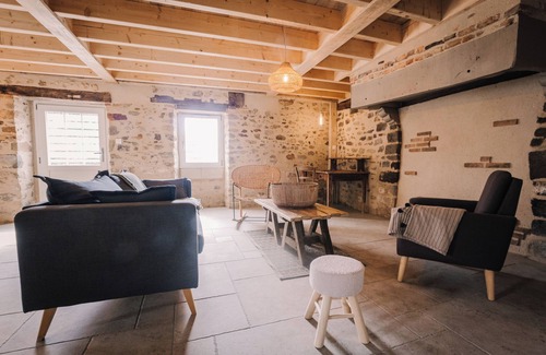 La Roe House | Cottage-style country house