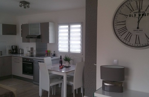 Hermanville-sur-Mer Cottage | Cottage sword beach D DAY Landing Normandy 800 meters from the sea