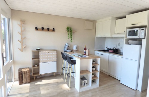 Leon Ski Chalet | COTTAGE VUE LAC - Nature Village, Swimming pools, Sports and 2 bikes, near Beach