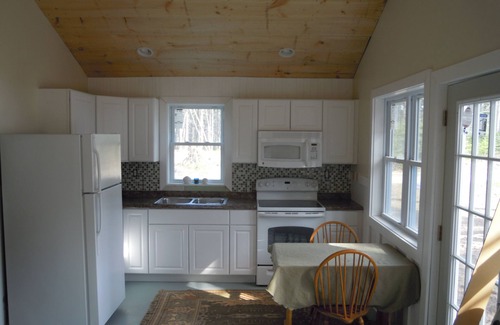 Phippsburg Cottage | Cottage with Bunkhouse. Spacious yard with privacy. Close to Head Beach
