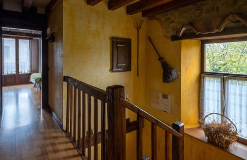 Agurain House | Cottage 'Zadorra Etxea Casa' with Mountain View, Private Terrace and Wi-Fi