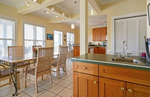 Ocean Isle Beach Condo | CottageVacations4u "BEACH HAVEN" ocean view-pool club-direct access to beach-dog friendly