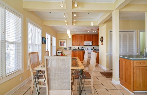Ocean Isle Beach Condo | CottageVacations4u "BEACH HAVEN" ocean view-pool club-direct access to beach-dog friendly