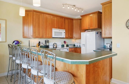 Ocean Isle Beach Condo | CottageVacations4u "BEACH HAVEN" ocean view-pool club-direct access to beach-dog friendly