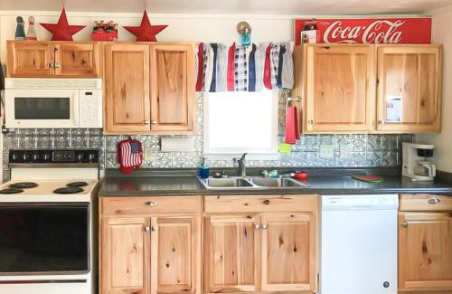 Kingsland House | Cottonwood Cottage on Lake LBJ