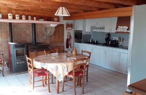 Saint-Alban-sur-Limagnole House | Country house in the heart of the Margeride in Lozère. Quiet, secure grounds.