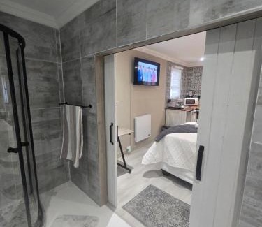 Greater Johannesburg Metropolitan Area Apartment | Country Cabin