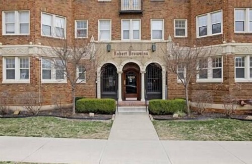 West Plaza Apartment | Country Club Plaza Studio -> Walk to The Plaza + Close to Art Museums & Parks