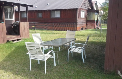 Westwood House | Country Cottage -Cozy 3-bedroom vacation home 11 minutes from Lake Almanor