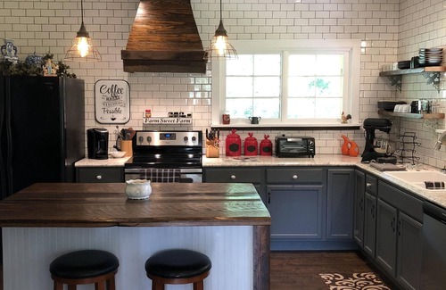 Fayetteville Other | Country Cottage Hideaway near Lynchburg