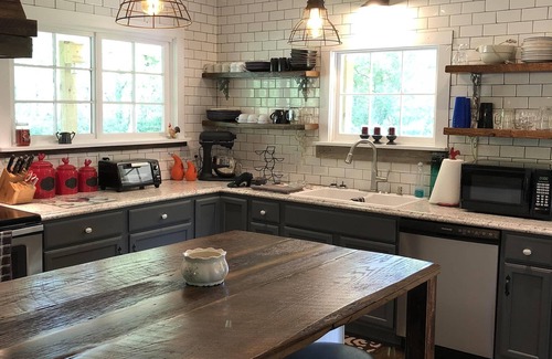 Fayetteville Other | Country Cottage Hideaway near Lynchburg