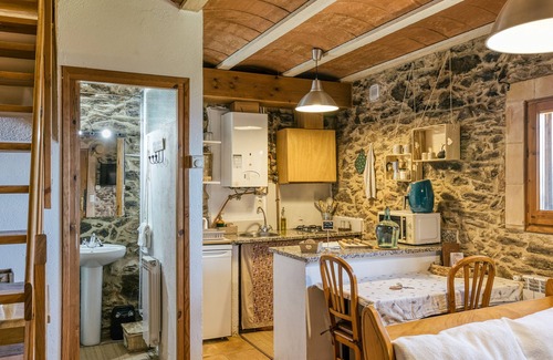 Susqueda Cottage | Country Cottage 'La Rústica' with Mountain Views, Shared Garden and Wi-Fi