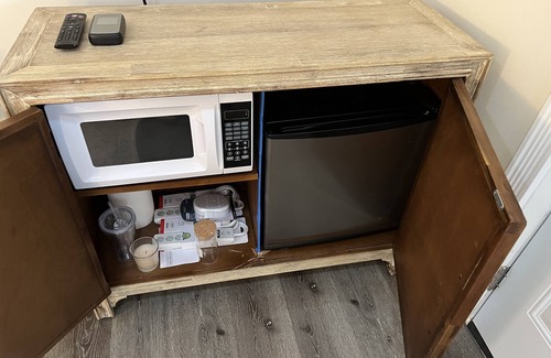 Saugerties Cottage | Country Cottage with beautiful views and easy access to Catskills activities.