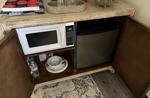 Saugerties Cottage | Country Cottage with beautiful views and easy access to Catskills activities.