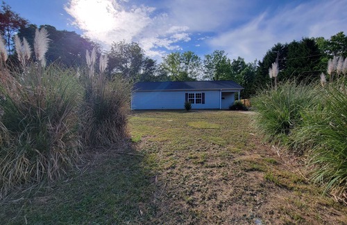 Golden Grove House | Country escape with AC near Greenville, SC