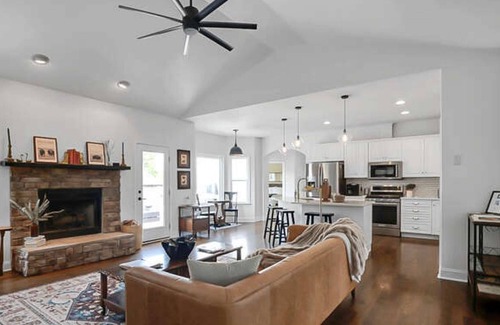 Kedron Other | Country Farmhouse and Loft - Friendly Goats!