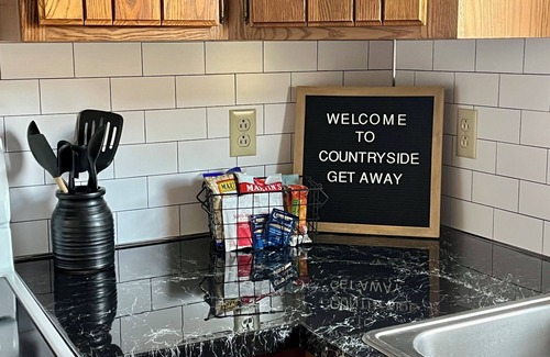 Loysburg House | Country Getaway, 2- bedroom, Jacuzzi, fire ring