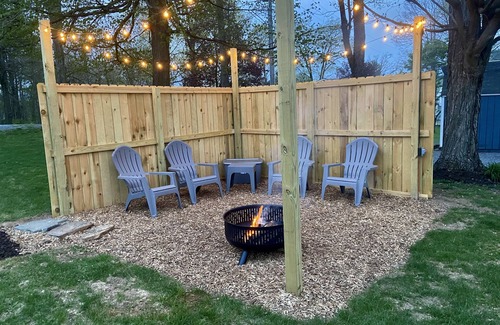 Loysburg House | Country Getaway, 2- bedroom, Jacuzzi, fire ring