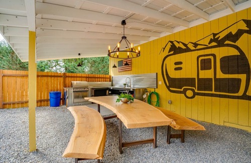 Hobart House | Country Getaway near Seattle