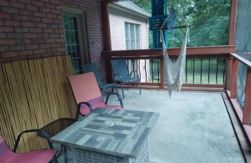 Alexis House | Country Home on 3 acres yet close to city life