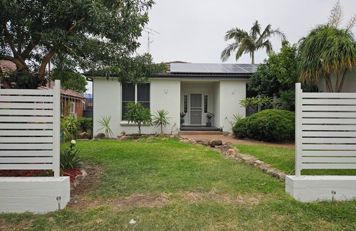 Cessnock House | Country Homestead - Pool, Hot Tub, Ducted Aircon