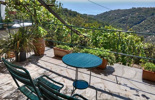 Lavagna House | Country house 6 km from the sea of Tigullio