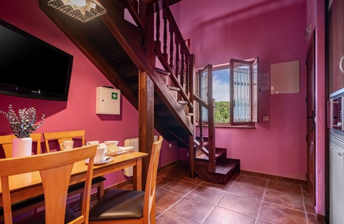 Susacasa House | Country House 'Apartamento Rosa' with Shared Garden