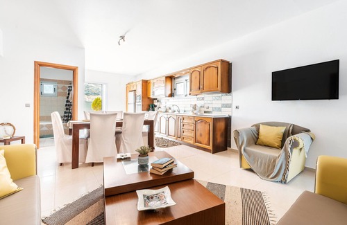 South Rhodes Apartment | Country House 'Blue Pearl Apolakkia 1' with Shared Pool, Shared Terrace and Wi-Fi