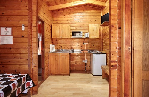 Hornos House | Country House 'Cabaña 1' with Mountain View, Shared Pool and Air Conditioning