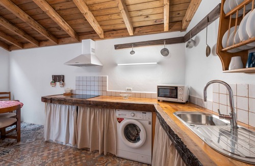 Hermigua House | Country House 'El Balcón De Petra' with Sea Views, Private Terrace and Wi-Fi