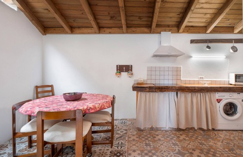 Hermigua House | Country House 'El Balcón De Petra' with Sea Views, Private Terrace and Wi-Fi