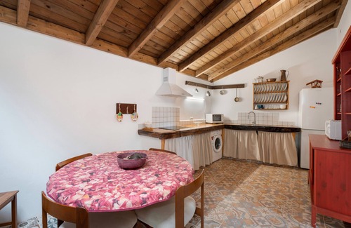 Hermigua House | Country House 'El Balcón De Petra' with Sea Views, Private Terrace and Wi-Fi