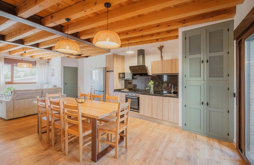 Aldeasaz House | Country House 'El Rincon' with Mountain View, Wi-Fi and Air Conditioning