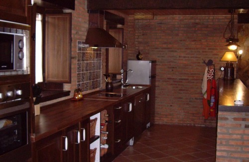 Poladura de la Tercia House | Country House 'La Terraza Del Valle' with Mountain View, Shared Terrace and Wi-Fi