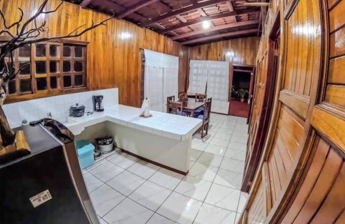 La Tigra House | Country House, Jacuzzi, Mountain, Nature Leso.