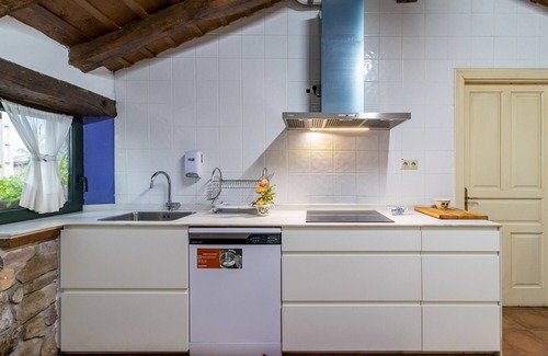 Barrio House | Country House 'La Casona De Barrio' with Mountain View, Private Pool and Wi-Fi