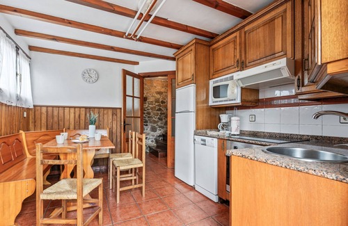 Luerces House | Country House 'La Casona 2' with Mountain View, Private Terrace and Wi-Fi