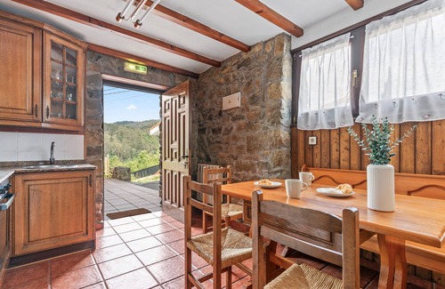 Luerces House | Country House 'La Casona 2' with Mountain View, Private Terrace and Wi-Fi
