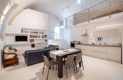 Martina Franca House | Country House 'La Neviera' with Shared Terrace, Wi-Fi and Air Conditioning
