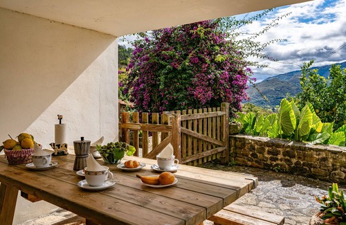 Penamellera Baja House | Country House 'Para Casa De Abajo' with Mountain View, Private Terrace and Wi-Fi