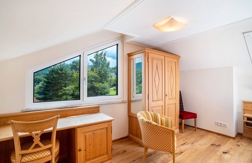 Buehlertal Apartment | Country House Room 'Dachjuche' with Mountain View and Wi-Fi