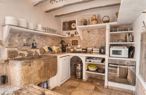 Monovar House | Country House 'Señores Y Tía Juana' with Mountain View, Private Pool and Wi-Fi