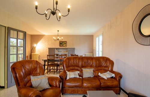 Agonac Cottage | Country house with fireplace and pets allowed near Périgueux